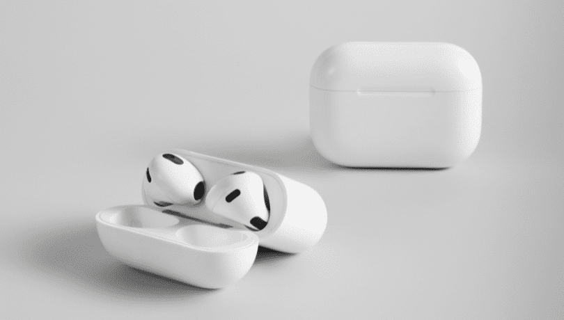 white-airpods-and-its-case