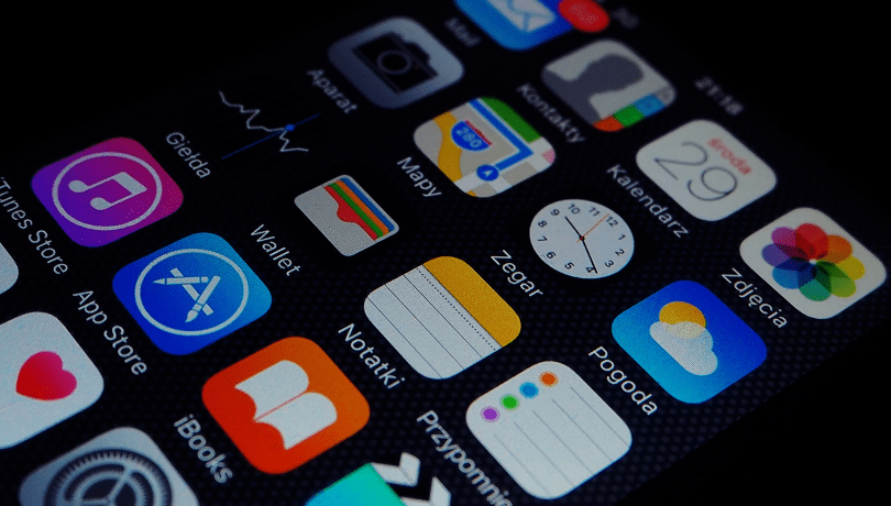 apple-apps-displayed-on-an-iphone
