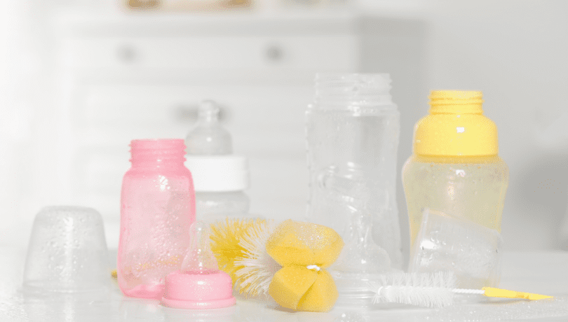 multiple-baby-bottles-that-need-cleaning